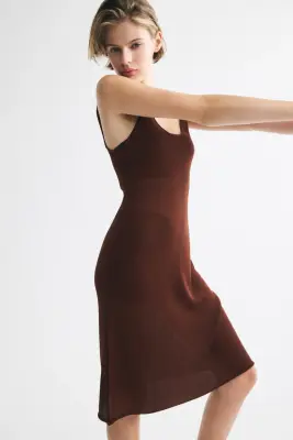 Robe à bretelles fines en maille - Marron foncé — photo 2