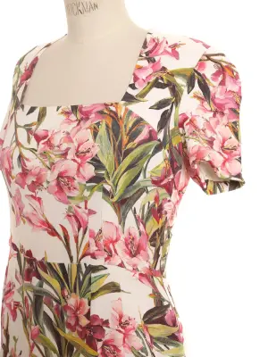 Robe cintrée manches courtes imprimée fleuri blanc, rose, et vert Prix boutique 1900€ Taille 38 — photo 2