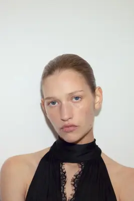 Combi-short dos nu avec dentelle - Noir — photo 3