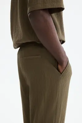 Pantalon texturé Relaxed Fit - Vert kaki — photo 2