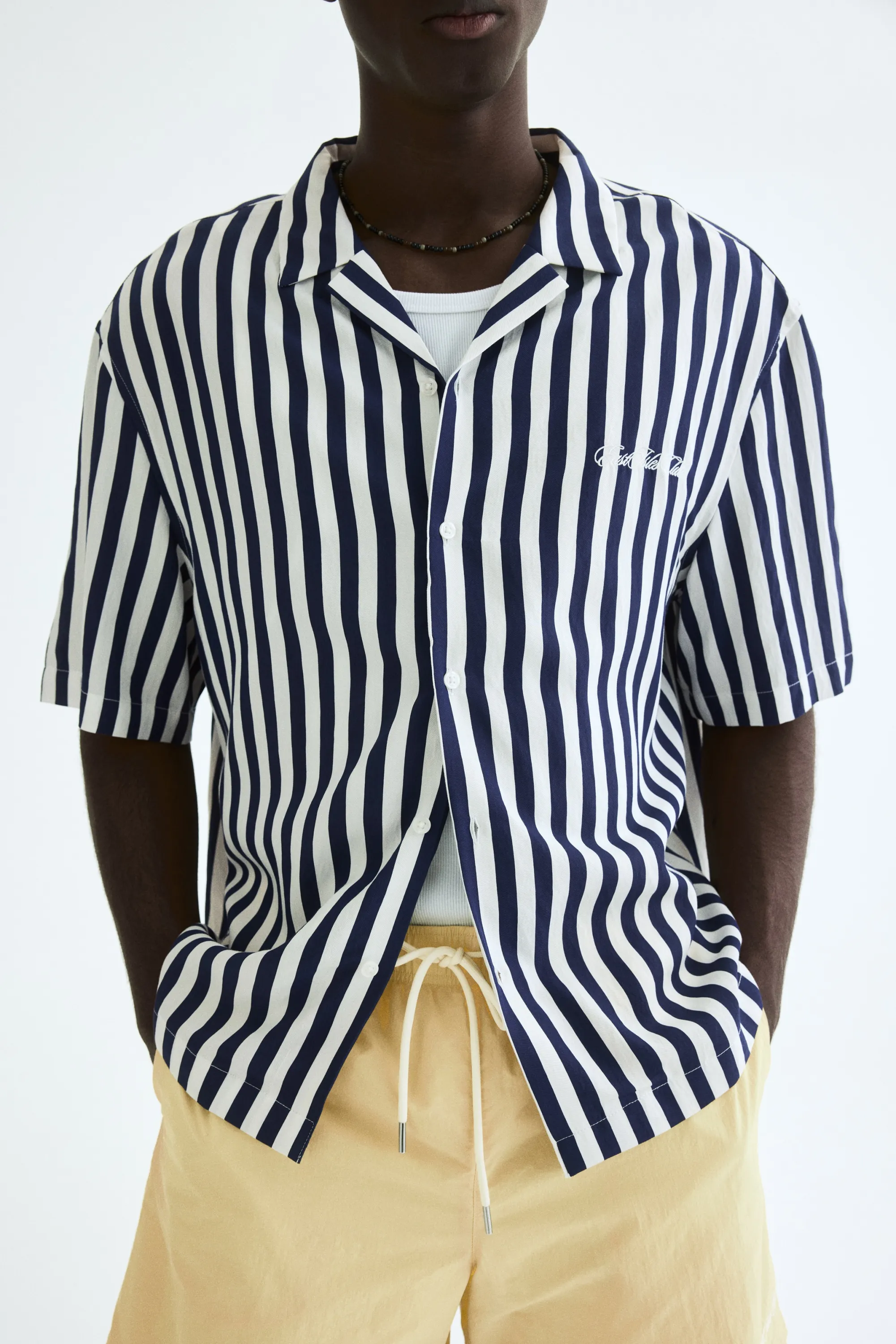 Chemise Relaxed Fit avec col cubain - Bleu marine/East Isles Club