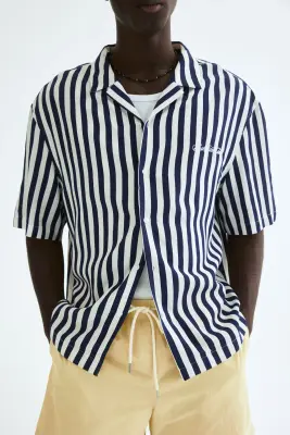 Chemise Relaxed Fit avec col cubain - Bleu marine/East Isles Club — photo 1