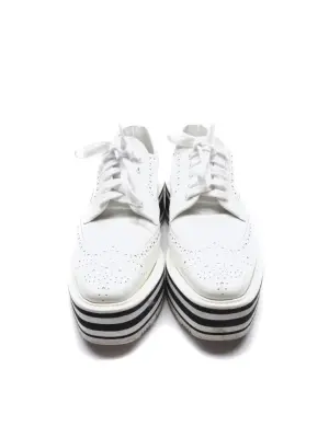 Baskets richelieu en cuir blanc semelle à rayures noir Prix boutique 600€ Taille 37,5 — photo 4
