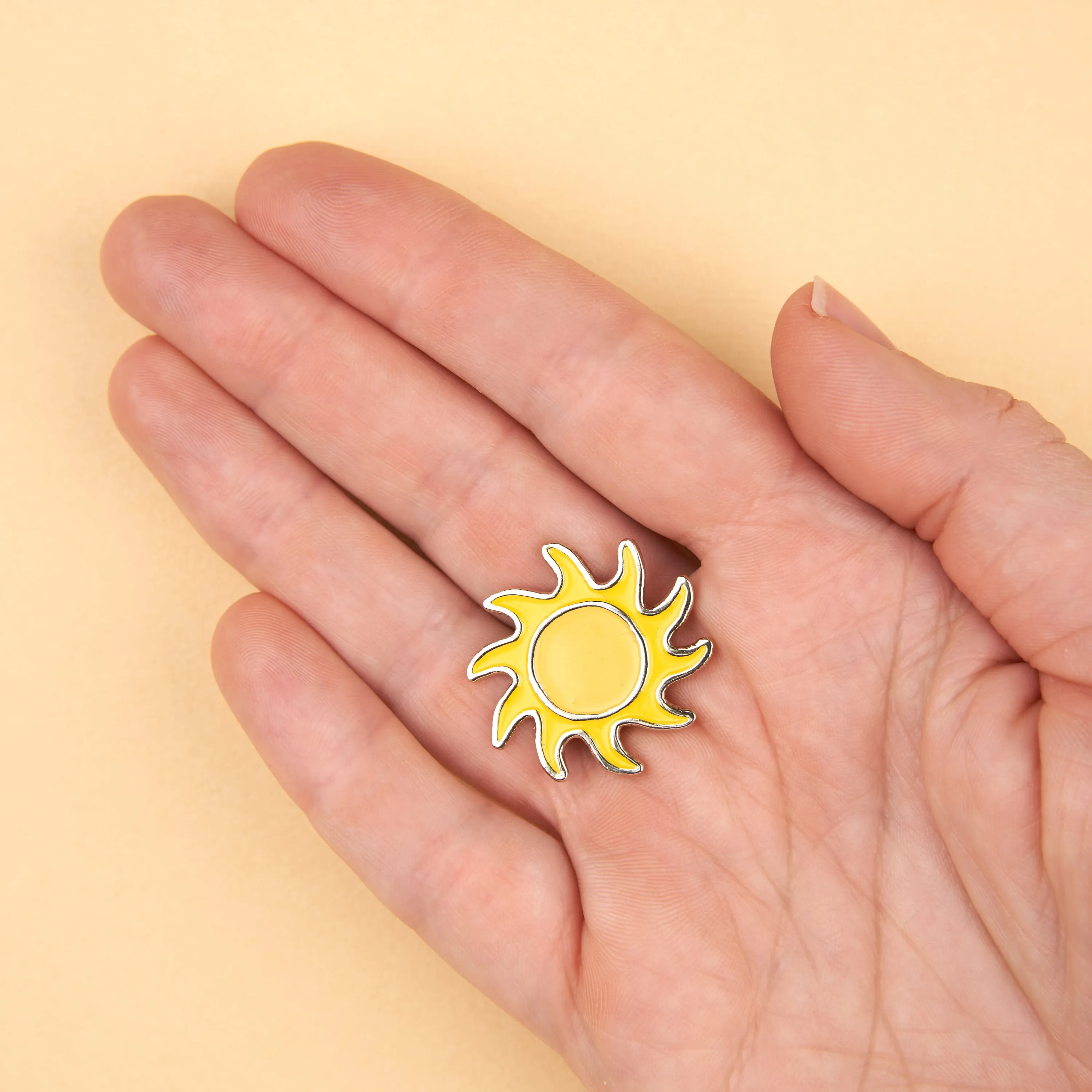 Pin's Soleil Coucou Suzette