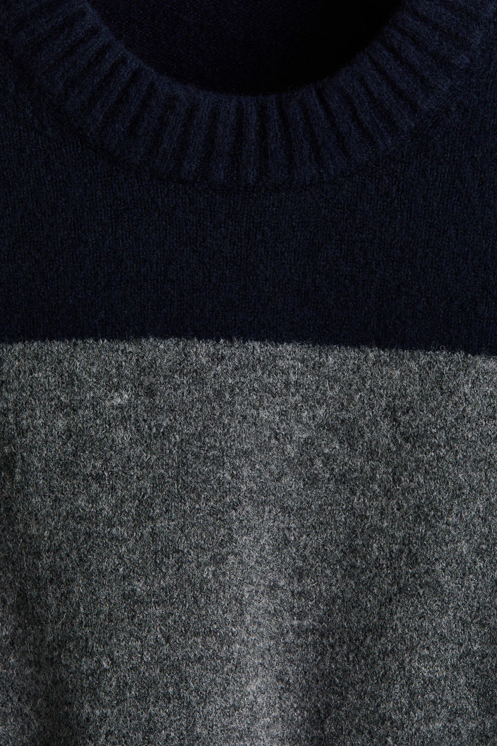 Pull Regular Fit - Gris foncé/rayé