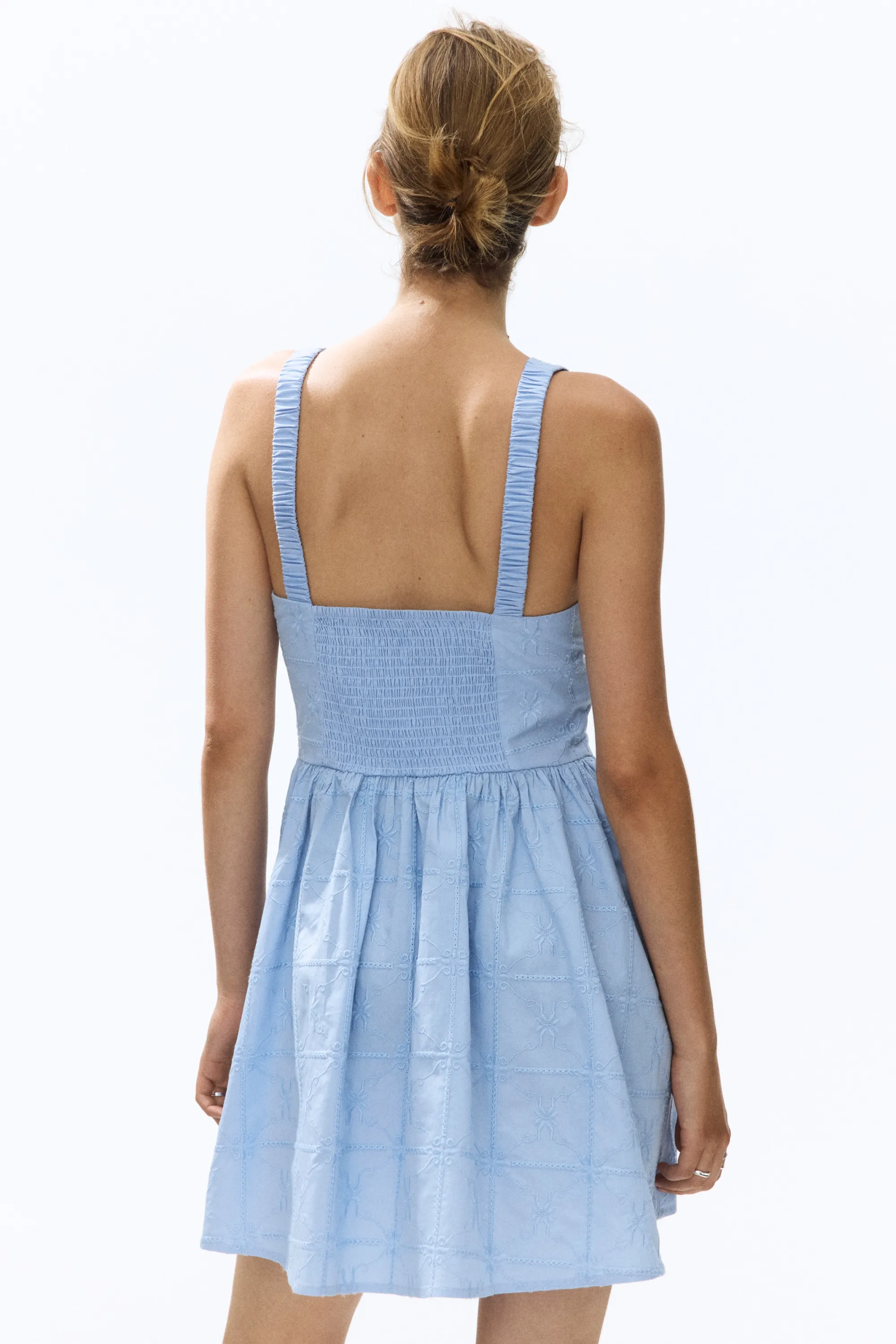 Robe brodée avec jupe évasée - Bleu clair