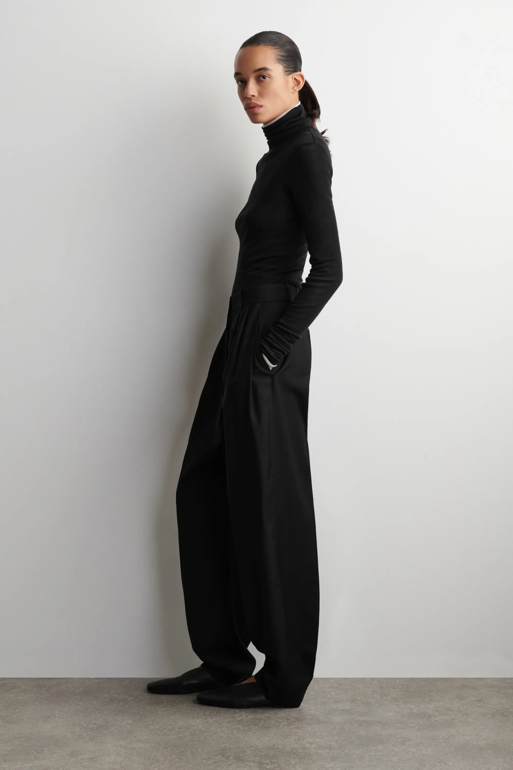 PANTALON TULIPE À PLIS EN LAINE MÉLANGÉE - NOIR