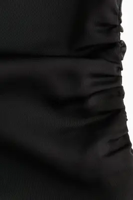 Robe en satin à effet drapé - Noir — photo 3