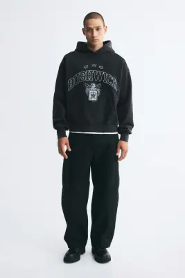 Hoodie imprimé Oversized Fit - Noir délavé/Bushwick — photo 1