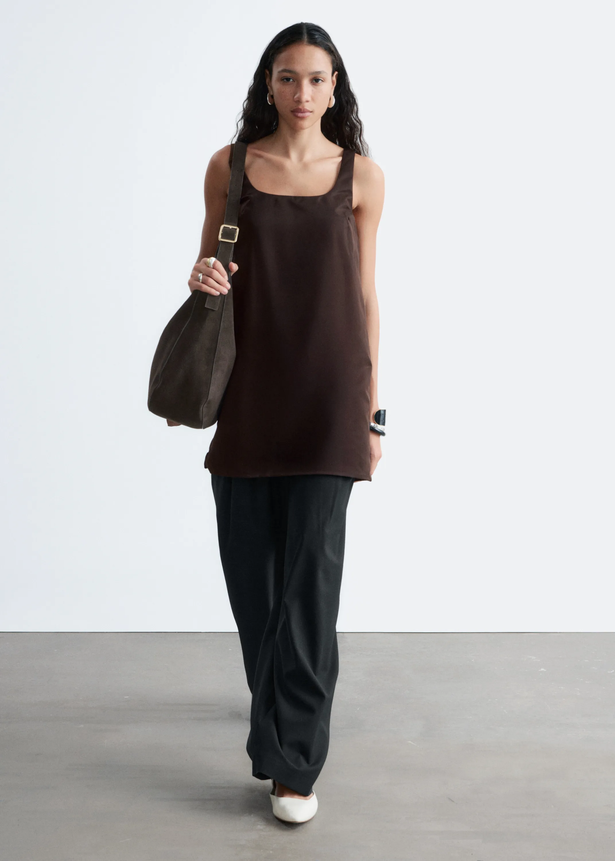 Robe courte sculptée à cordon de serrage - Marron foncé