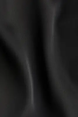Top découpé en satin - Noir — photo 3