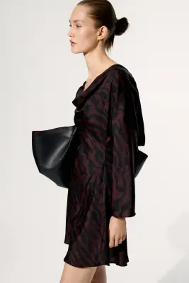 Robe à encolure bénitier avec jupe évasée - Marron foncé/imprimé zèbre — photo 2