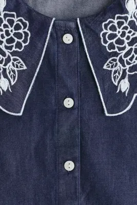 Blouse en denim avec col brodé - Bleu denim foncé — photo 4