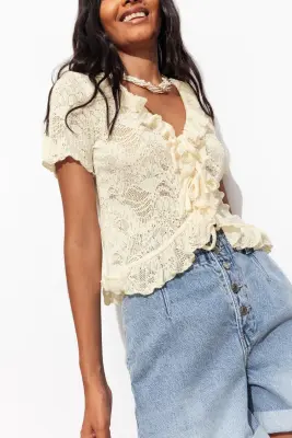 T-shirt dentelle et volants — photo 5