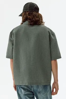 Chemise Relaxed Fit avec col cubain - Vert kaki/carreaux — photo 2