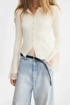 Gilet en maille côtelée avec dentelle - Beige clair — photo 1