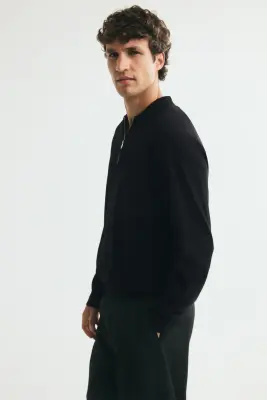 Polo Regular Fit à col zippé en laine mérinos - Noir — photo 4