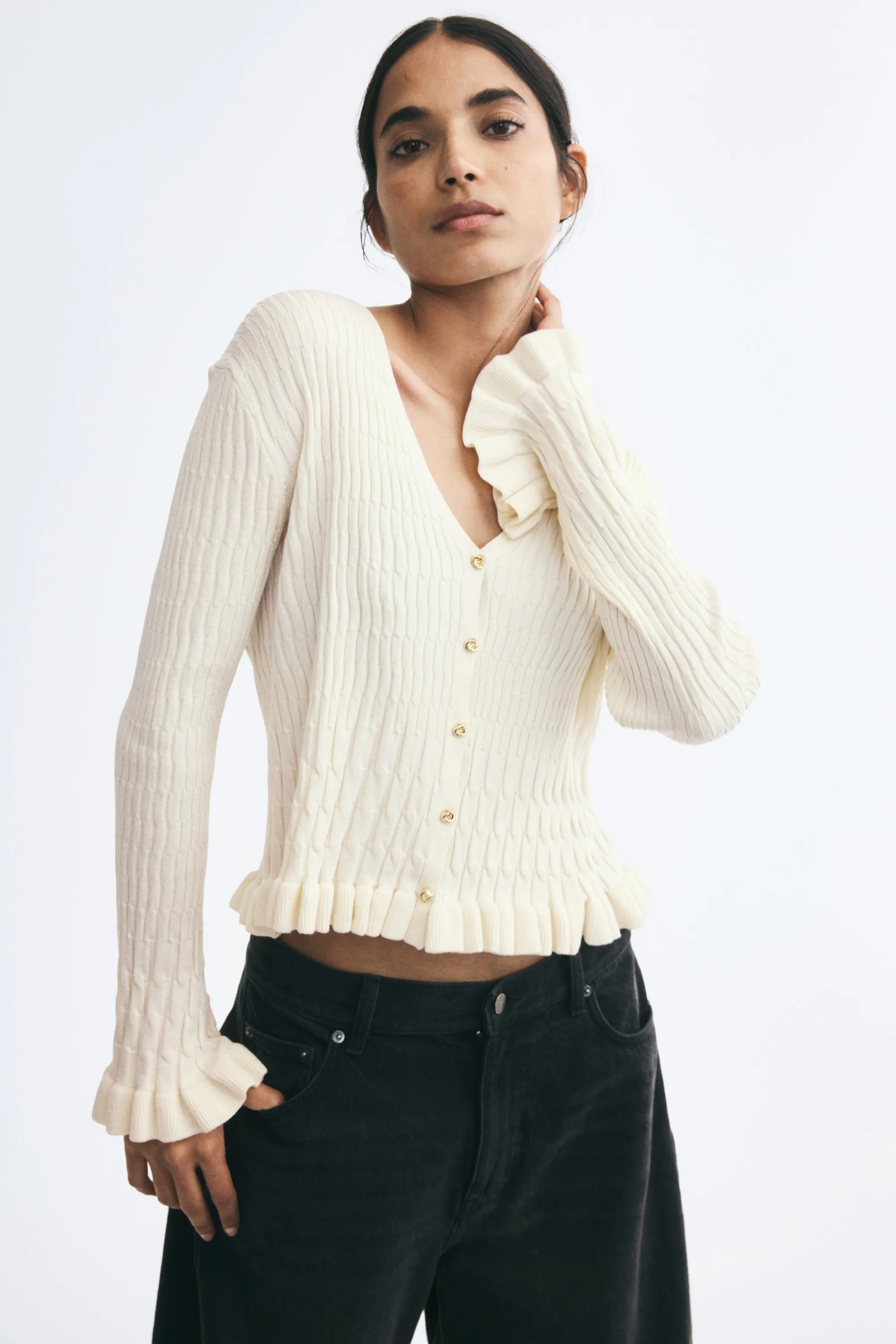 Gilet à encolure en V avec bords ruchés - Crème