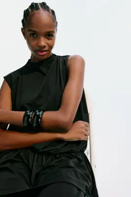 Top asymétrique à effet drapé - Noir — photo 2