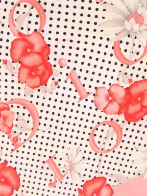 Foulard carré de 100% soie pois noir marguerite blanche et pensées rose Prix boutique 390€ 68 x 68cm — photo 5