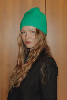 Bonnet chaud avec de la laine — photo 2
