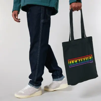 TOTE BAG IMPRIMÉ - LE MARAIS PRIDE - NOIR + BADGE — photo 2