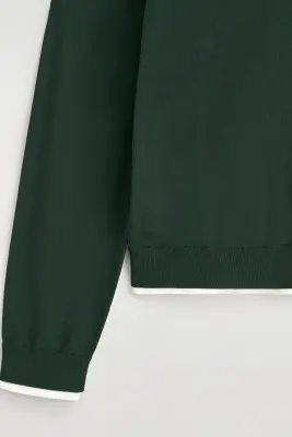 CARDIGAN EN MAILLE À COL EN V ET DÉTAIL SUPERPOSÉ - VERT FONCÉ / BLANC — photo 5