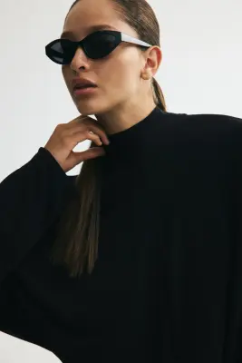 Robe à manches chauve-souris avec détail à nouer - Noir — photo 2