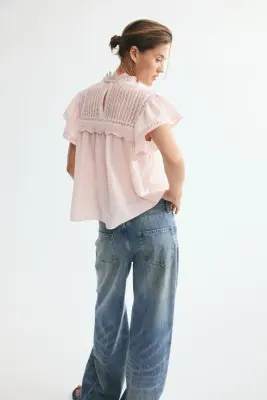 Blouse à manches volantées avec dentelle - Rose clair — photo 2