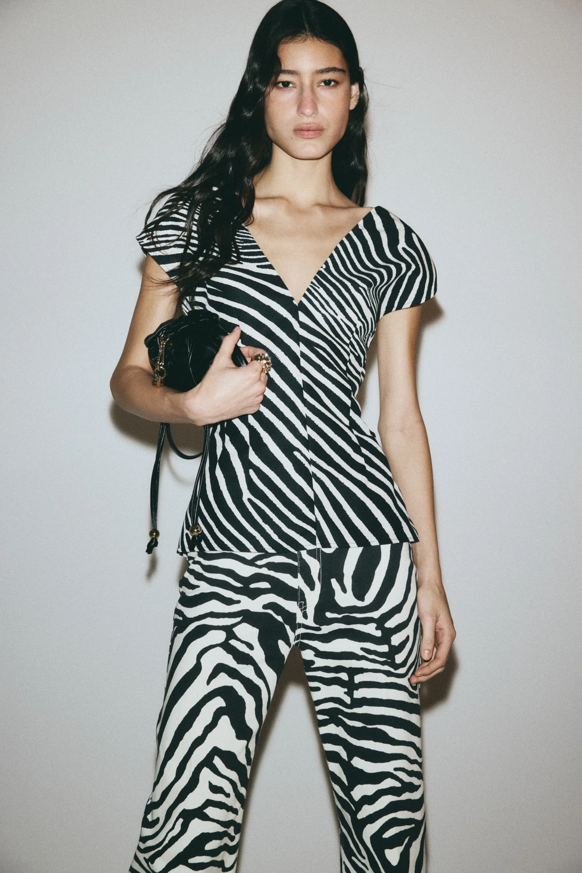 Top à encolure en V - Noir/motif zébré