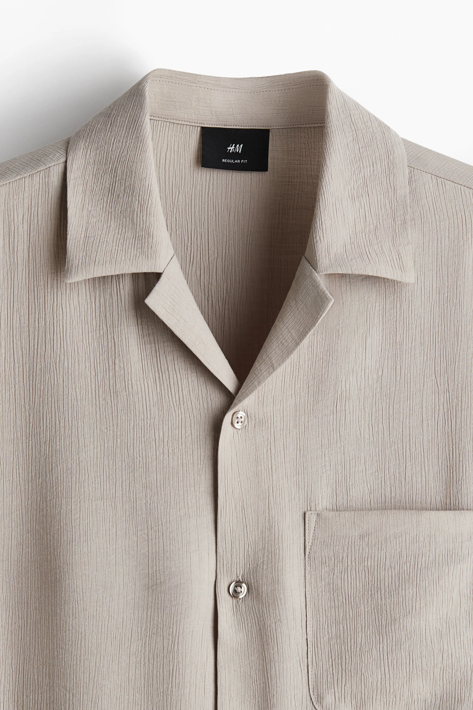 Chemise froissée Regular Fit avec col cubain - Beige