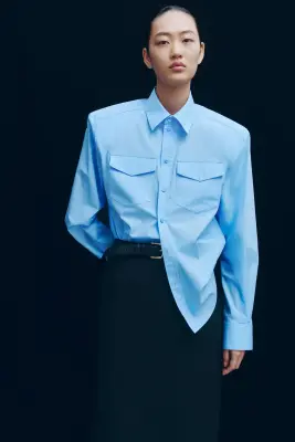 Chemise en popeline avec épaulettes - Bleu clair — photo 2