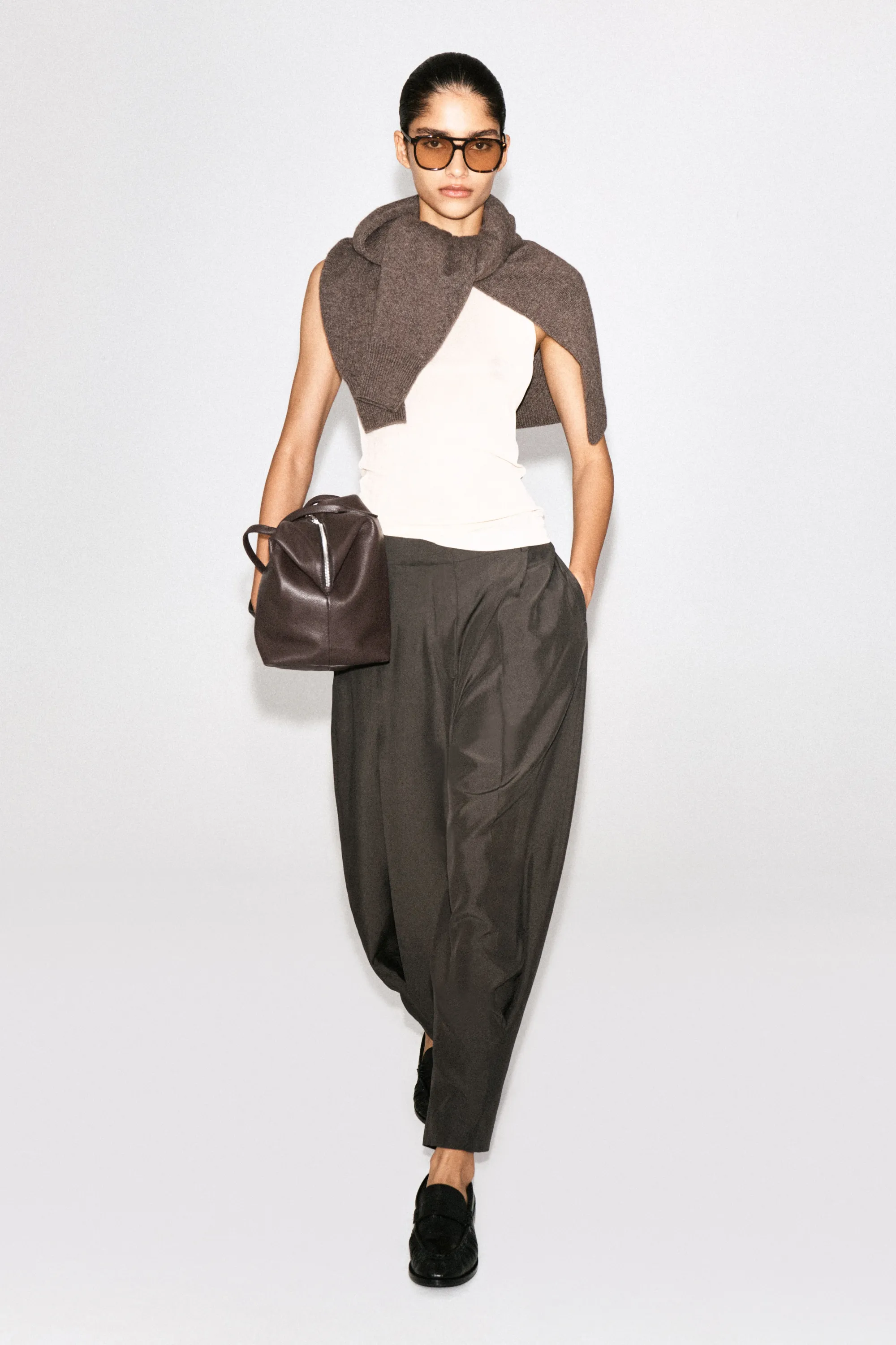 PANTALON BALLON À PLIS - BRUN