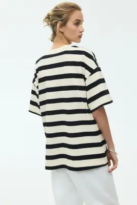 T-shirt oversize - Beige clair/rayé — photo 3