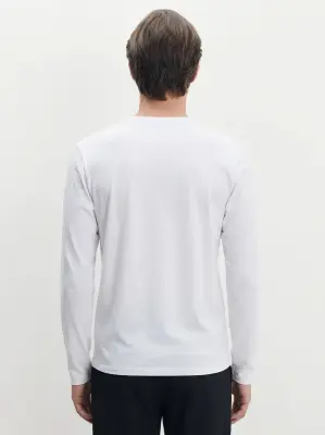 T-shirt en coton organique et élasthanne — photo 2