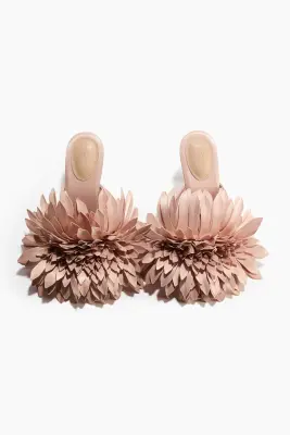 Sandales à talon avec fleurs - Rose ancien clair — photo 2