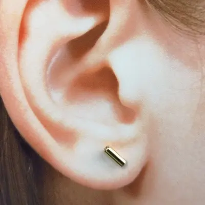 Pytte, 4 mm stick earrings — photo 1
