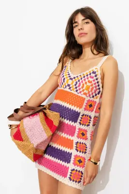 Robe courte en crochet Femme — photo 4