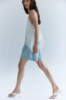 Short en denim avec taille élastique - Bleu denim clair — photo 2
