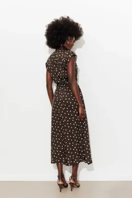 Robe mi-longue ceinturée Femme — photo 4