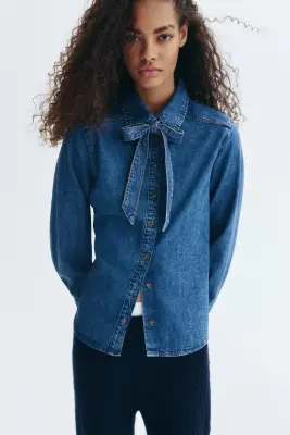 Blouse en denim avec nœud - Bleu denim — photo 2