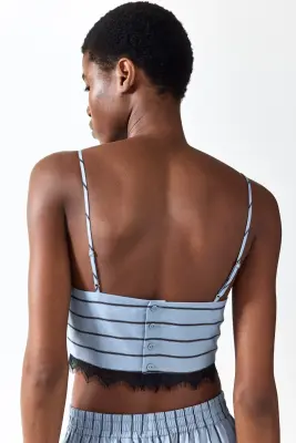 Crop top avec dentelle - Bleu ancien clair/rayé — photo 2