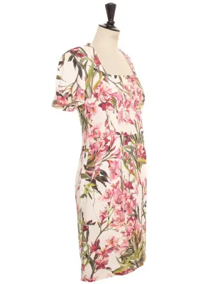 Robe cintrée manches courtes imprimée fleuri blanc, rose, et vert Prix boutique 1900€ Taille 38 — photo 3