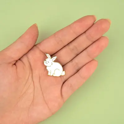 Pin's Lapin Coucou Suzette — photo 5