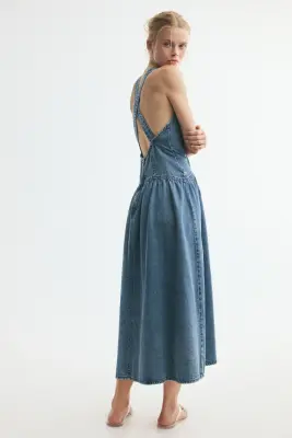 Robe en denim avec jupe évasée - Bleu denim — photo 4