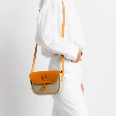 Sac à main bandoulière beige en Supergomme® et cuir — photo 1