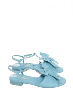 Sandales plates en cuir bleu clair à noeud Prix boutique 1300€ Taille 38 — photo 1