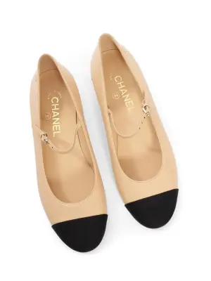 Ballerines plates en cuir beige rosé bout noir boucle cristal Prix boutique 1200€ Taille 38C — photo 5