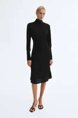Open-back satin twill dress - Noir — photo 1