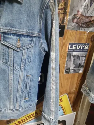 Veste en jean Levi's avec strass — photo 2